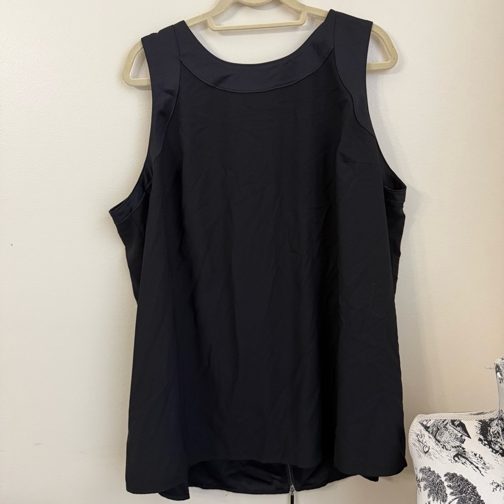 Lane Bryant Dressy tank top Zipper Back size 20 100% Polyester Side Slit Party